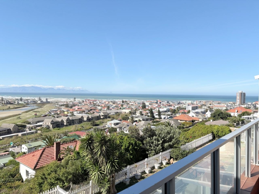 To Let 3 Bedroom Property for Rent in Muizenberg Western Cape